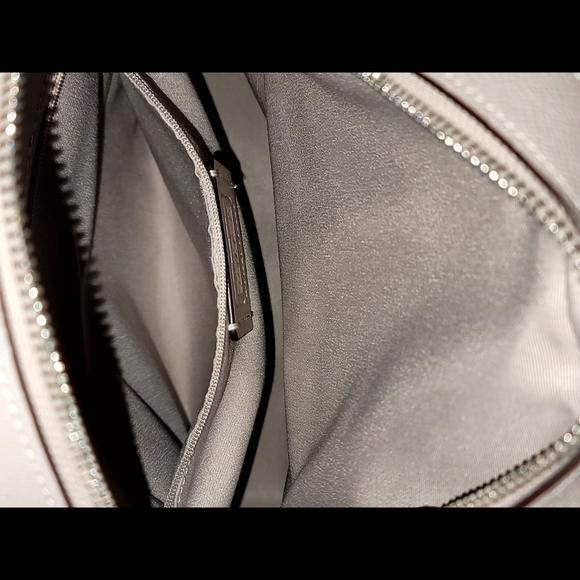 Coach Jordyn Cross grain Leather Beige Backpack. - Picture 11 of 14